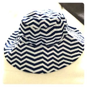 Fashion flip bucket hat reversible